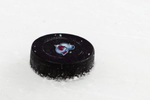 getty_colorado_avalance_puck_kiekko2011a