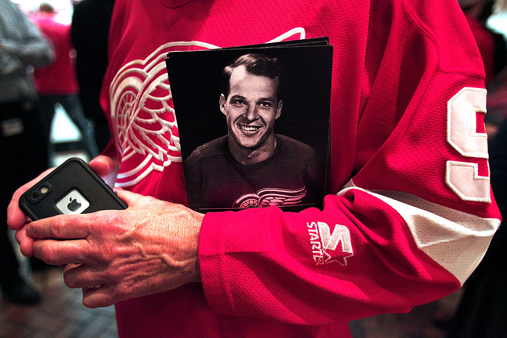 Mourners And NHL Fans Attend Gordie Howe Visitation In Detroit