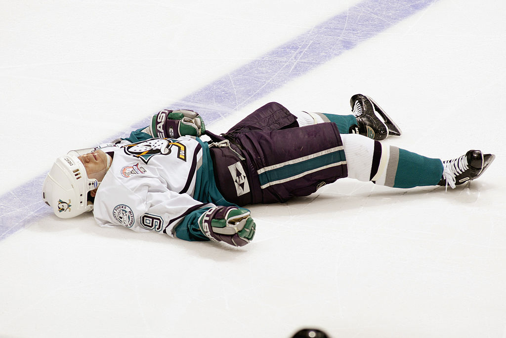 Kariya Lays On Ice