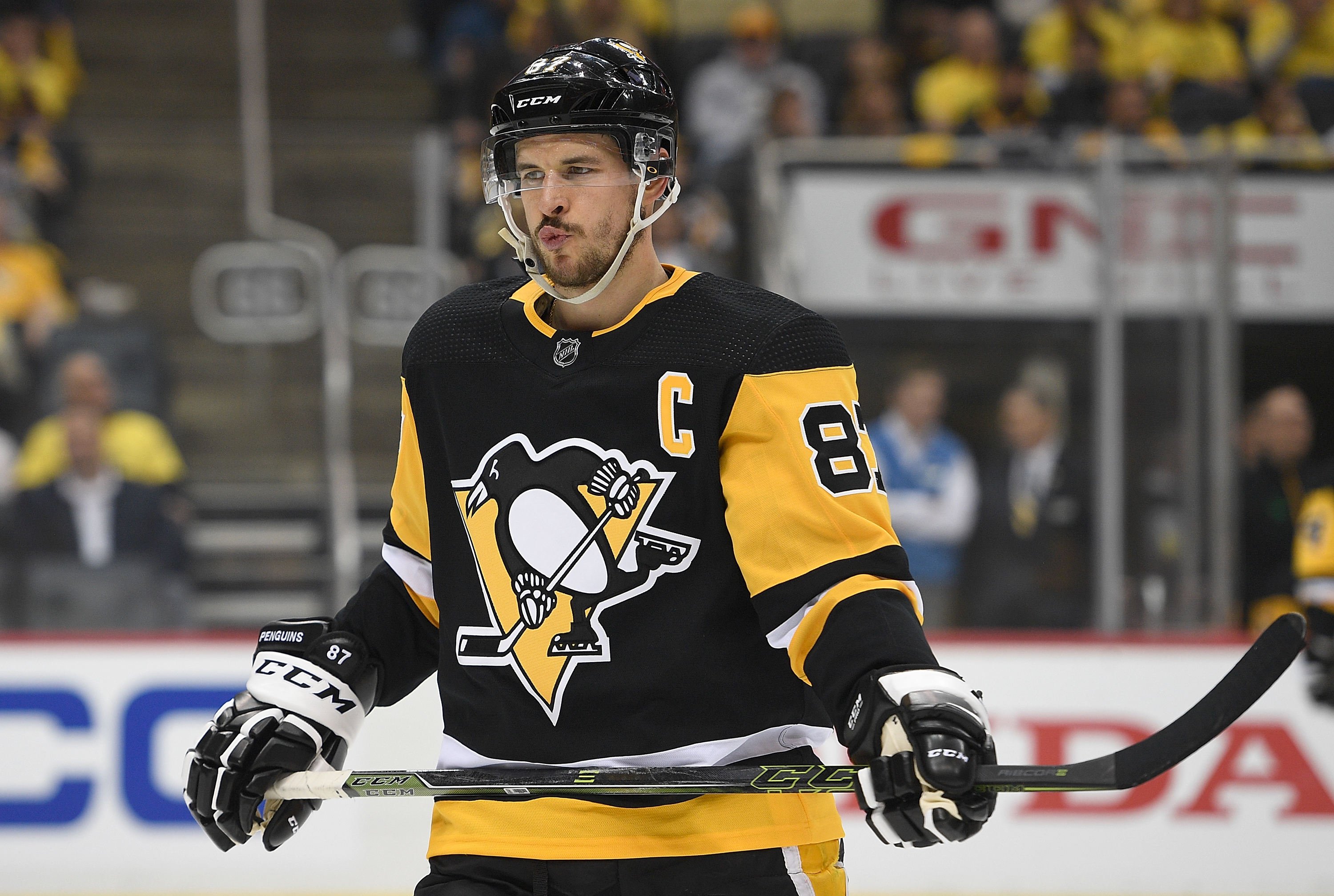 Philadelphia Flyers v Pittsburgh Penguins – Game One