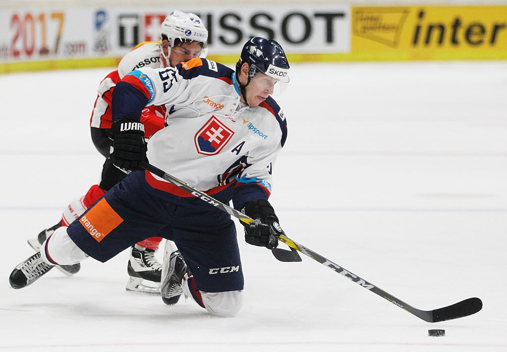 Switzerland v Slovakia – Deutschland Cup 2016