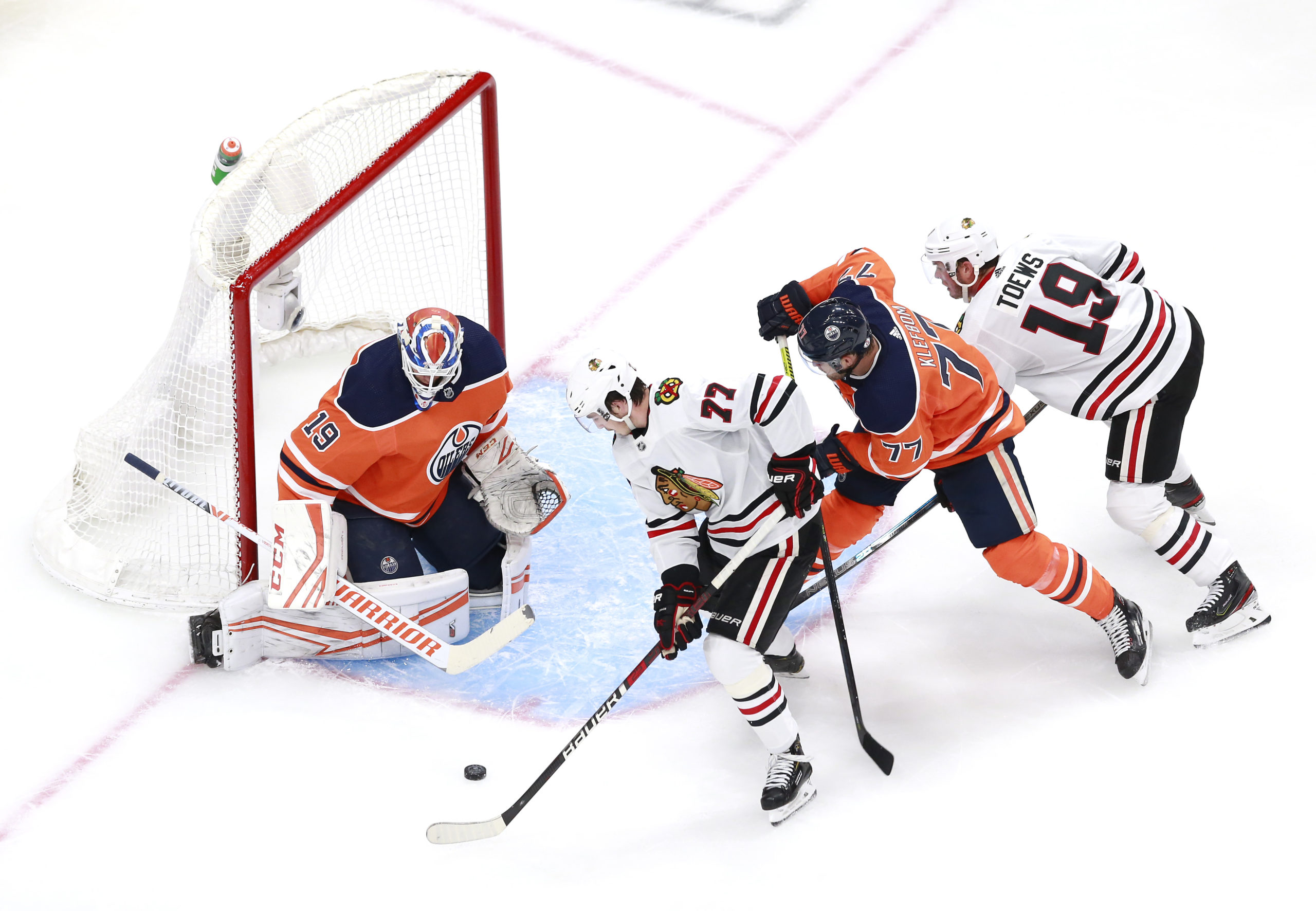 Chicago Blackhawks v Edmonton Oilers