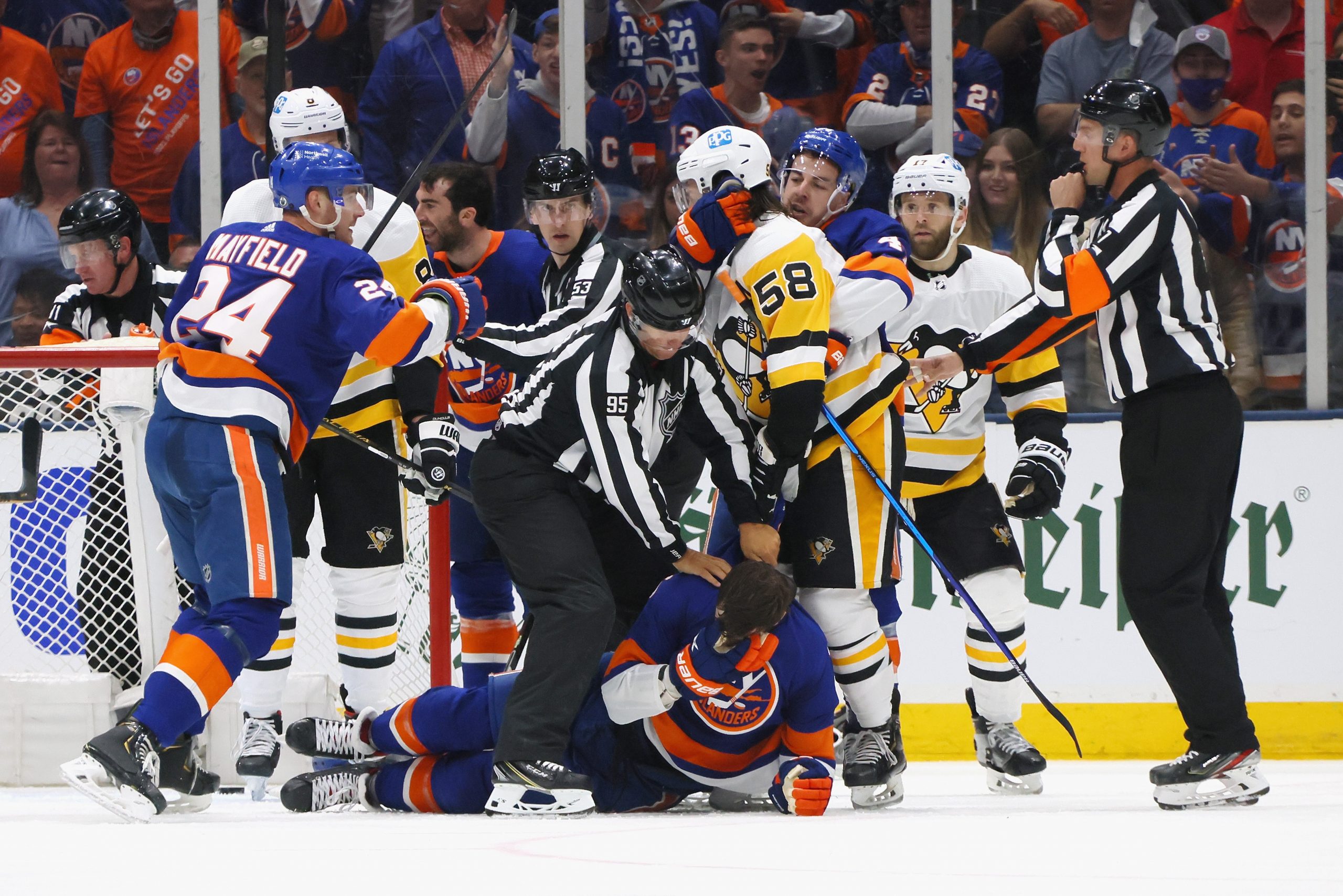 Pittsburgh Penguins v New York Islanders – Game Three
