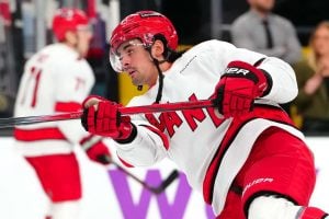 Carolina Hurricanesille kammouutinen – paras pistemies loukkaantui: ”Ei näytä hyvältä” aop_JarvisSeth_20240827