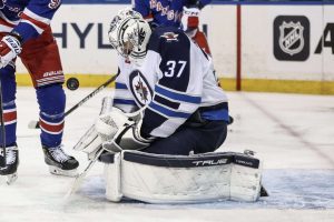 Kausiennakko 2025-26: Winnipeg Jets aop_hellebuyckconnor20241113