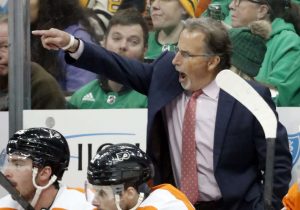 Flyers-kapteenilta raju väite John Tortorellasta: ”Jätkät pelkäsivät sitä” aop_tortorellajohn20241229