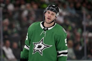 Mikko Rantanen sai hurjat buuaukset Coloradossa – ratkaisi ottelun komealla tavalla aop_rantanenmikko20250420