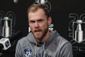 Nikolaj Ehlersin lähtö sattuu – supertähdeltä suorat sanat aop_ehlersnikolaj20250509