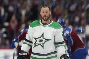 Kova kohtalo: Yli 700 NHL-ottelun konkarille lähtöpassit aop_smithbrendan20250819