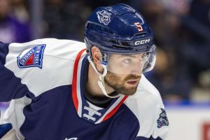 Floridasta lähtöpassit saanut puolustaja: KHL kutsuu aop_harpurben20251020