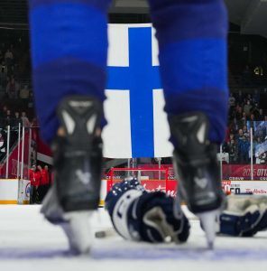 IS: Tässä Leijonien uusi selostaja – yllätysvalinta! aop_kuvituskuva20250103 (1)