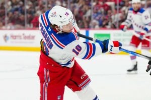 Raju väite: NY Rangers tarjosi Artemi Panarinille naurettavaa sopimusta – pakit tuli aop_panarinartemi20251021